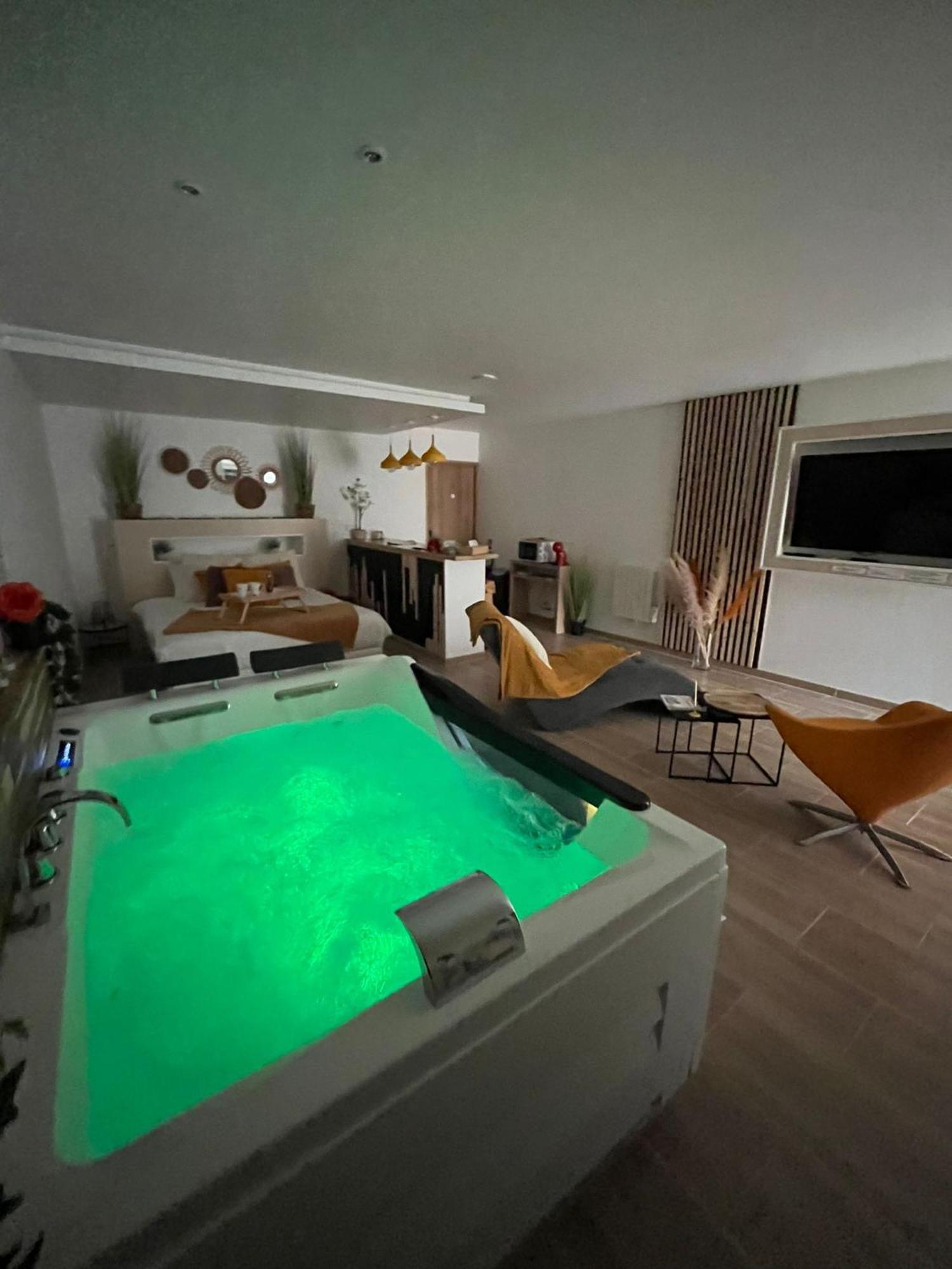 Studio Design Cocon Spa Prive A Deux Pas De Lille Bassee Exterior foto